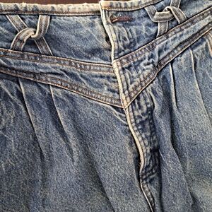 Rocky Mountain western jeans vintage. Size 30/11  blue, fancy belt loops.  Tucks